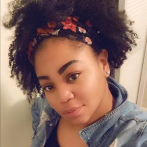 Meet your Posher, Tenesha